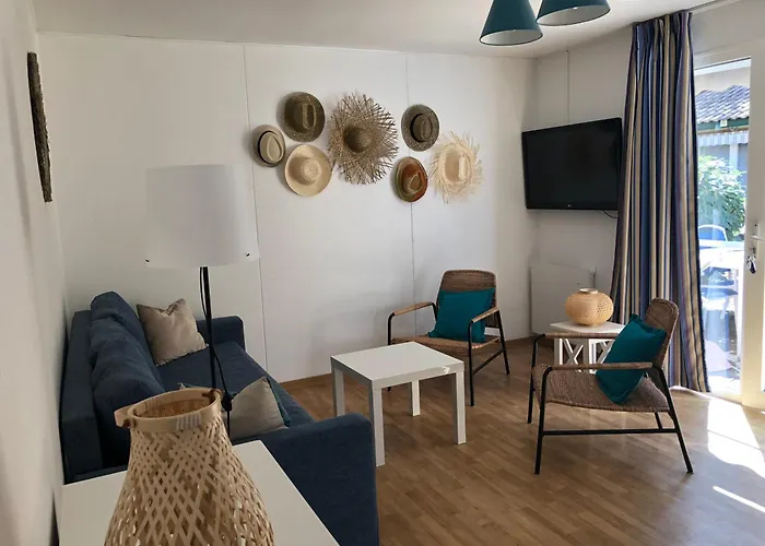*jolie Maison Proche Et Marin, Avec Piscine, Tennis A Plage*
