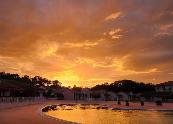 *jolie Maison Proche Et Marin, Avec Piscine, Tennis A Plage* 度假居